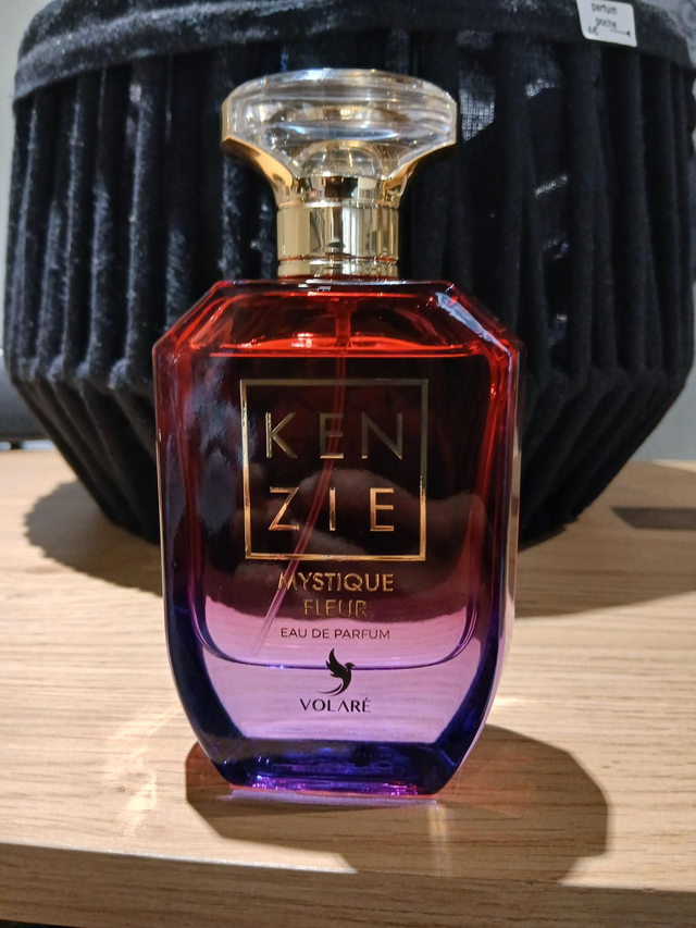Kenzi mystique fleur 