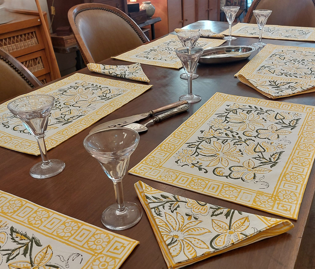 6 sets de table et serviettes, imprimés à la main, fleurs jaunes et vertes, coton