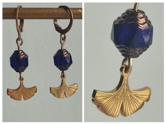 Dormeuses feuilles de ginkgo et perles bleues nuit et or en verre, acier inoxydable doré -sans nickel, pièce unique 