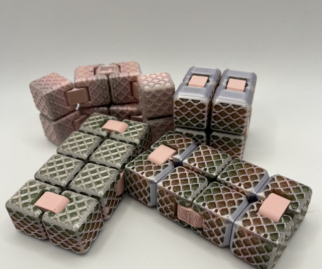 Infinity cube