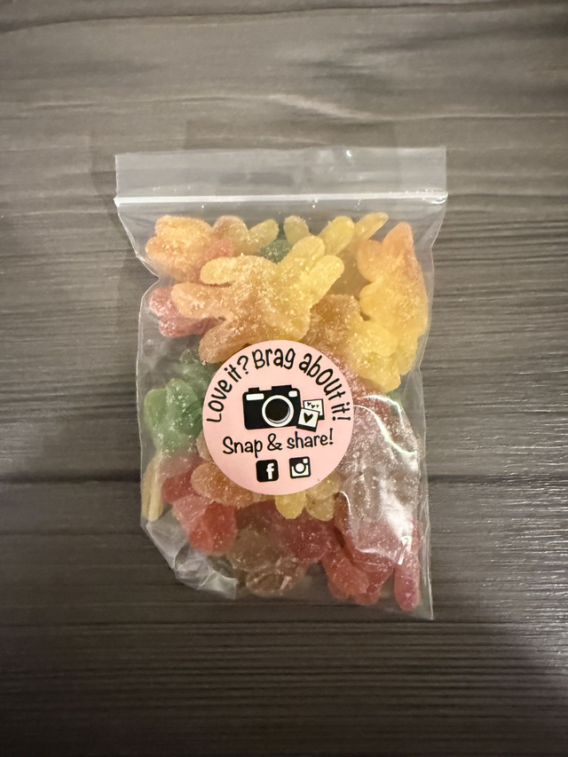 100g sour spiders 🕷️