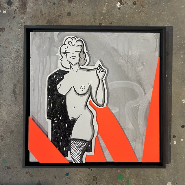 Néon orange Stefania on wood