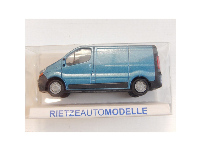 Renault Trafic bleu métallisé Rietze 21360 H0
