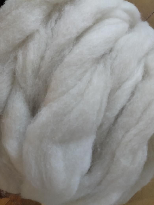 Laine recyclée - ruban peigné 100g