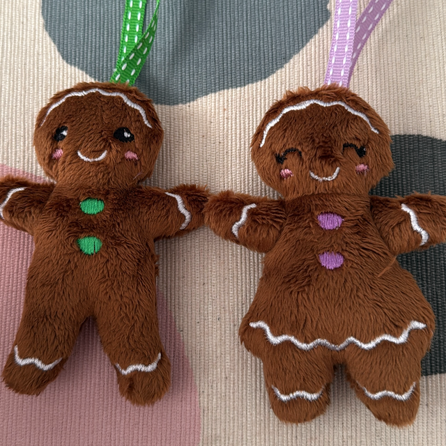 Mini gingerbread decoration