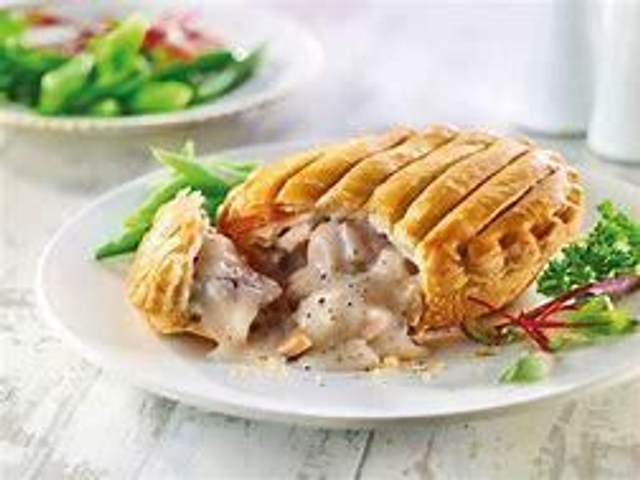 Jumbo Chicken and Mushroom Pie 300g Cooked
