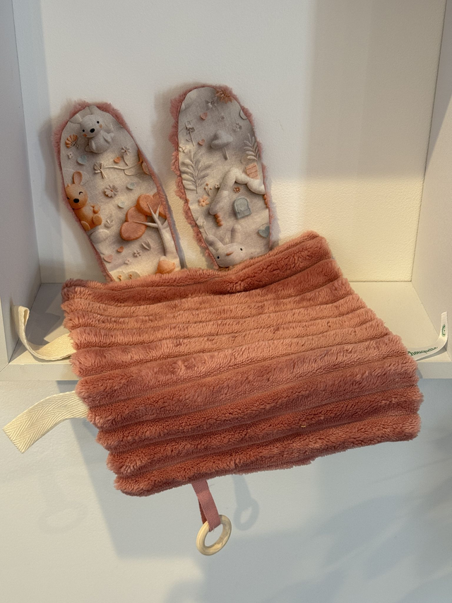 Doudou sensoriel foret/rose