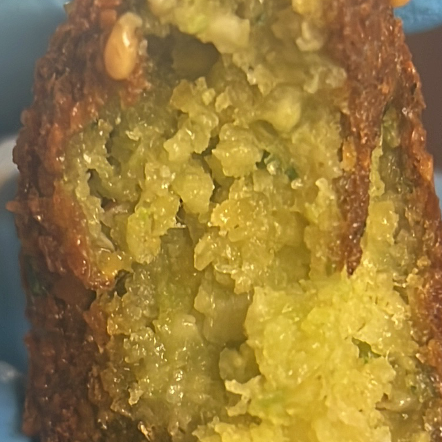 Falafel balchen  حبه فلافل كبيره 