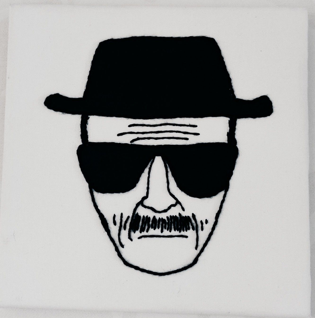 Toile brodée portrait robot Heinsenberg 