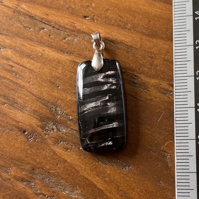 Pendentif en Hypersthène et bélière argent 