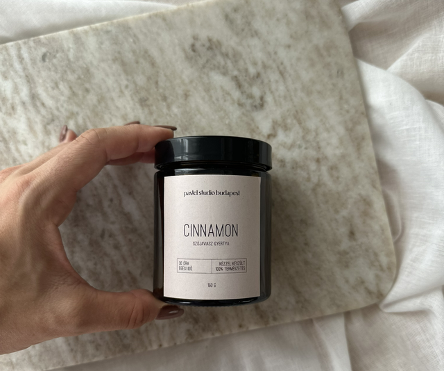 Cinnamon illatú mécses gyertya