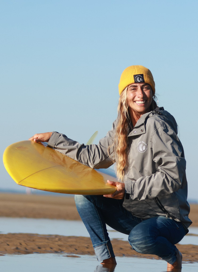 BONNET EN MAILLE RECYCLÉE MOUTARDE