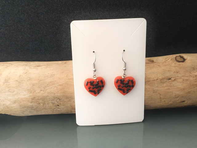 Boucles d'oreilles cœur rouge et noir