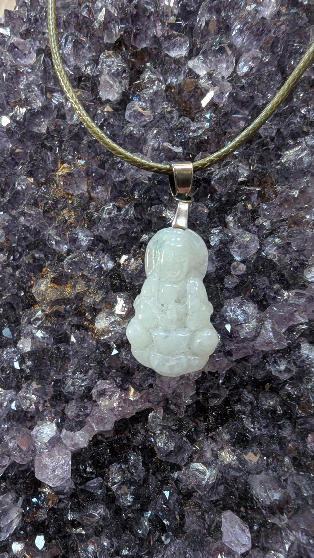 Pendentif bouddha en Jade verte 