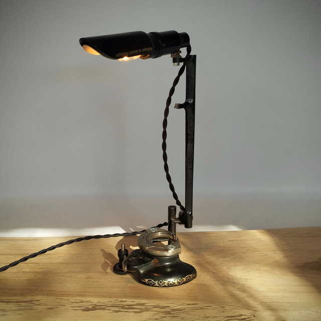 Les Curieuses .Art 6