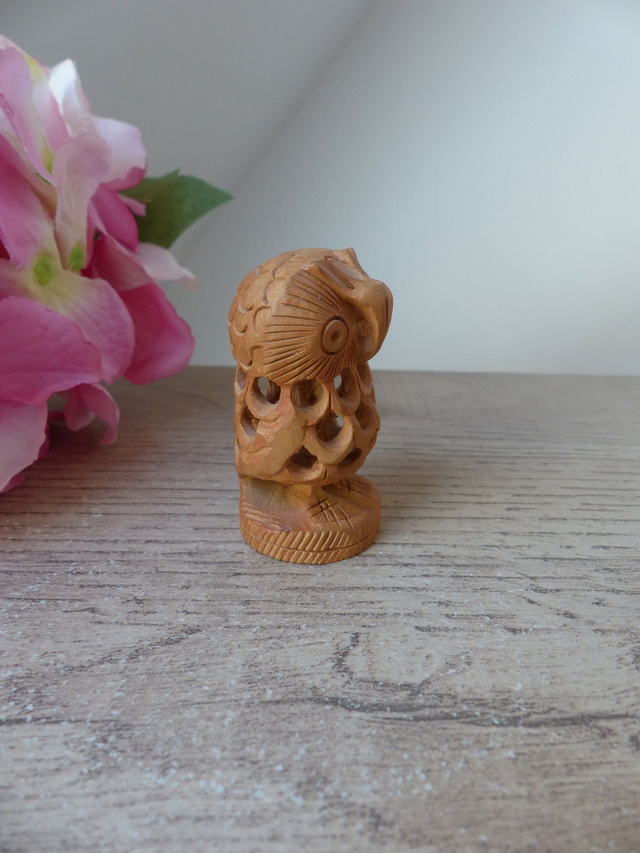 Figurine Miniature Double Chouettes en Bois Undercut, Sculpture en Bois Artisanal Chouette et son Bébé, Cadeau Famille, Naissance, Enfant