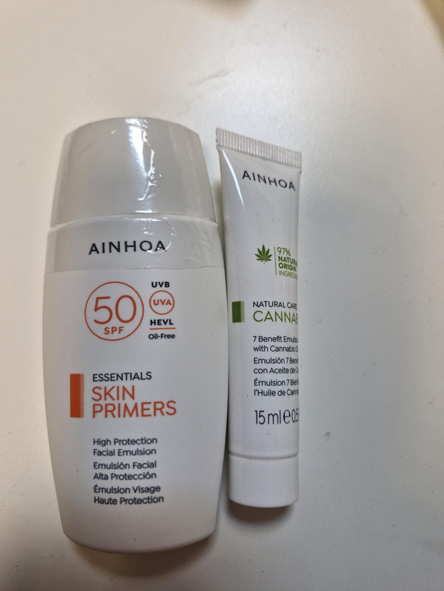 SPF50 Hydratačno - ochranná anti-age emulzia bez olejov na denné použitie 50ml + 15ml emulzia pre citlivu pleť s konopným olejom VÝPREDAJ