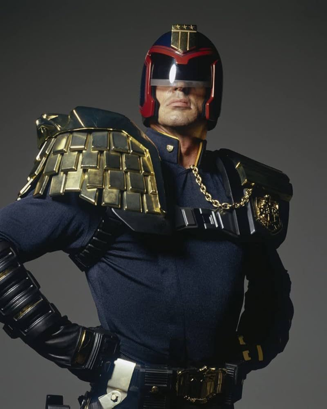 Busto 1:1 Judge Dredd sin brazos