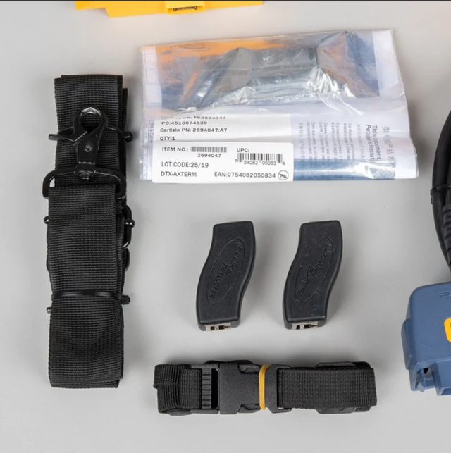 Fluke Versiv 2 DSX2-8000 2Ghz CableAnalyzer Cat8 Cat6a Cable Certifier DSX-8000