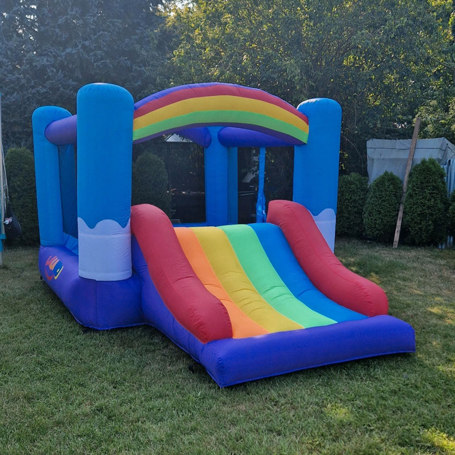 Hüpfburg Regenbogen gebraucht