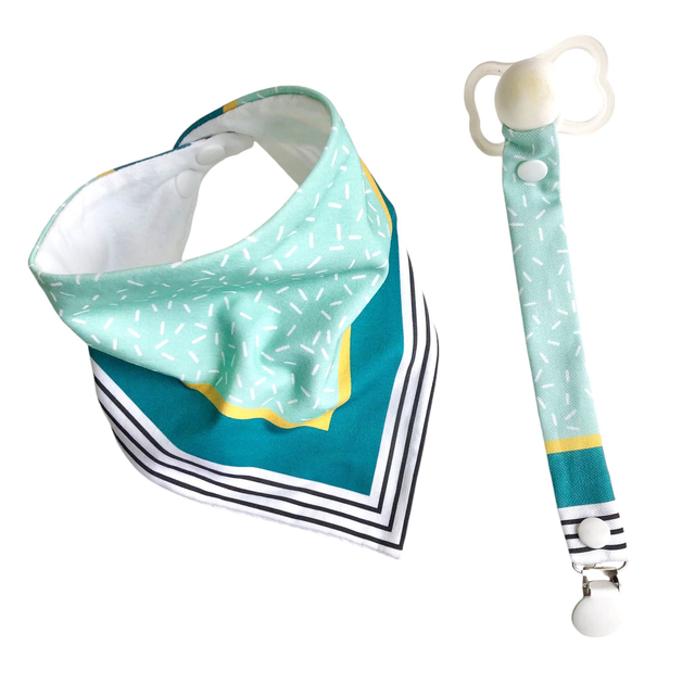 Coffret bavoir bandana + attache tétine - vert et vert fonçé