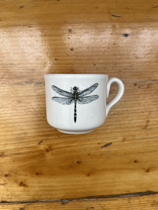 Espresso Tasse mit Henkel - Libelle oben