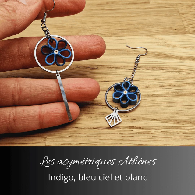 Boucles d'oreilles asymétriques Athènes - Indigo bleu ciel et blanc