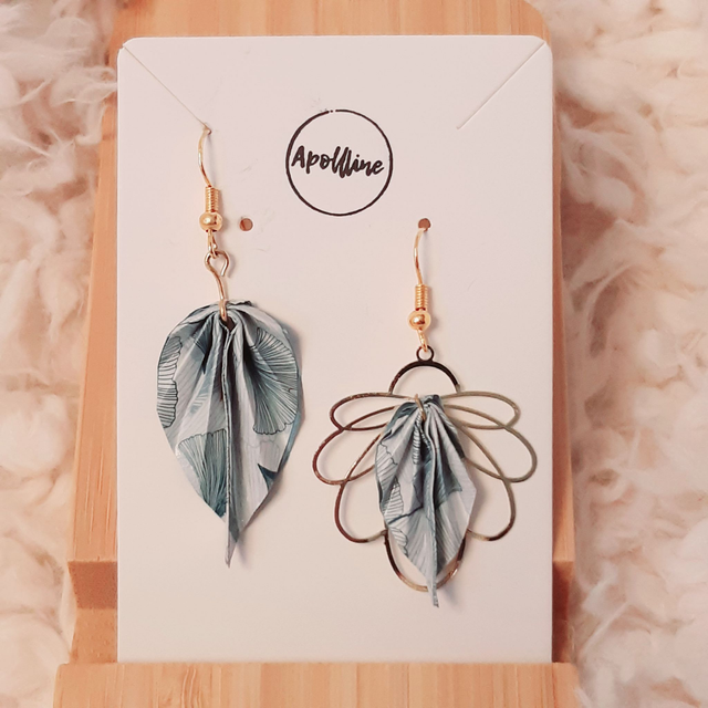 LES DIFFÉRENTES – boucles d&#039;oreilles asymétriques en origami