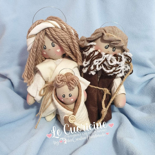 Natale - Natività in stoffa - media