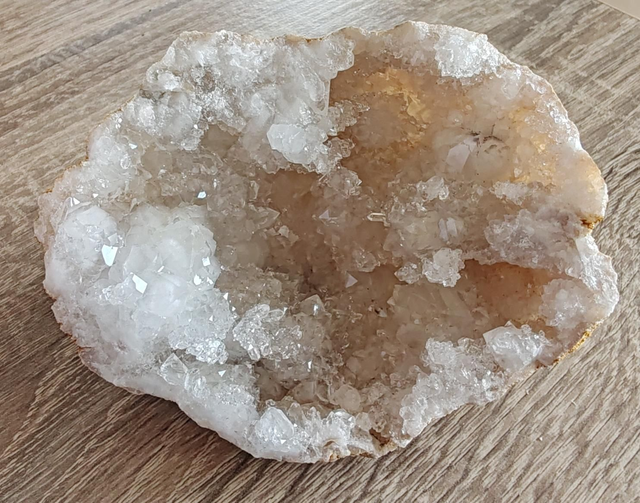 Demi géode Quartz 