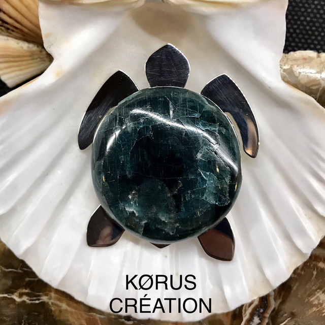 Pendentif Tortue Apatite verte