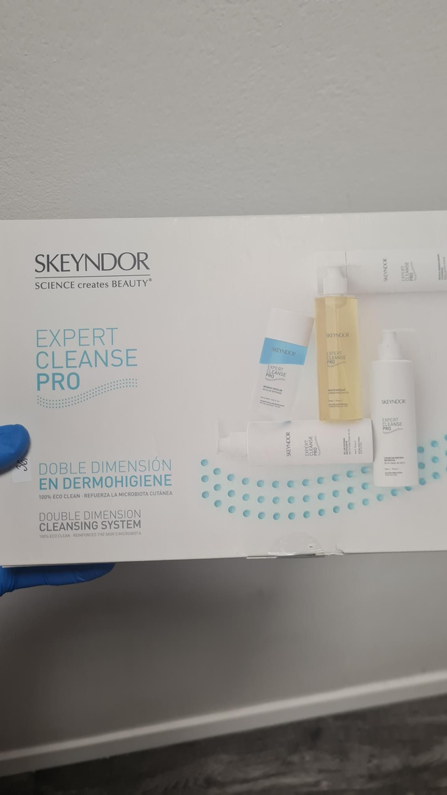 Odličovací balíček pre suchú pleť - micelárny olej 50ml + čistiace mlieko 100ml + vitamínová esencia 50ml + hubka