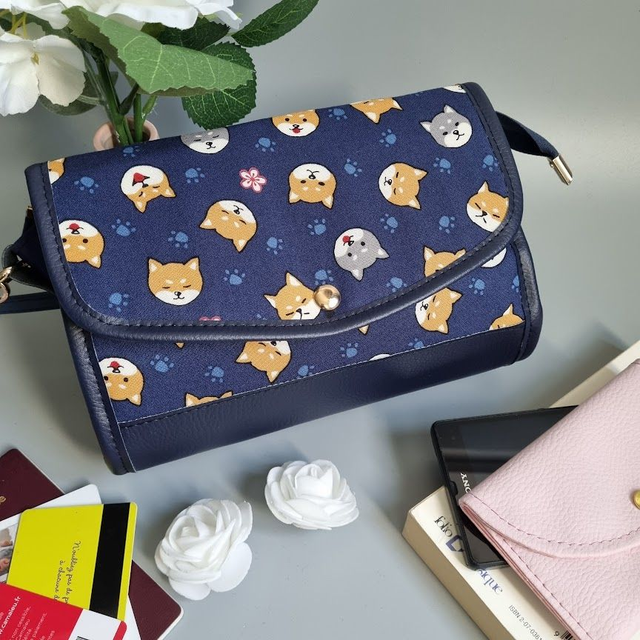 Mini-sac cartable "Akita" bleu simili cuir bleu marine