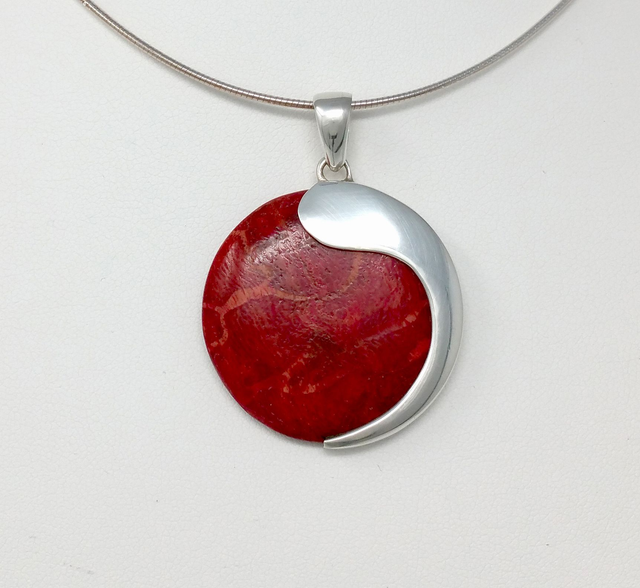 PENDENTIF ROND DE CORAIL CERTI ARGENT MASSIF - VENDU SANS CHAINE - 3380