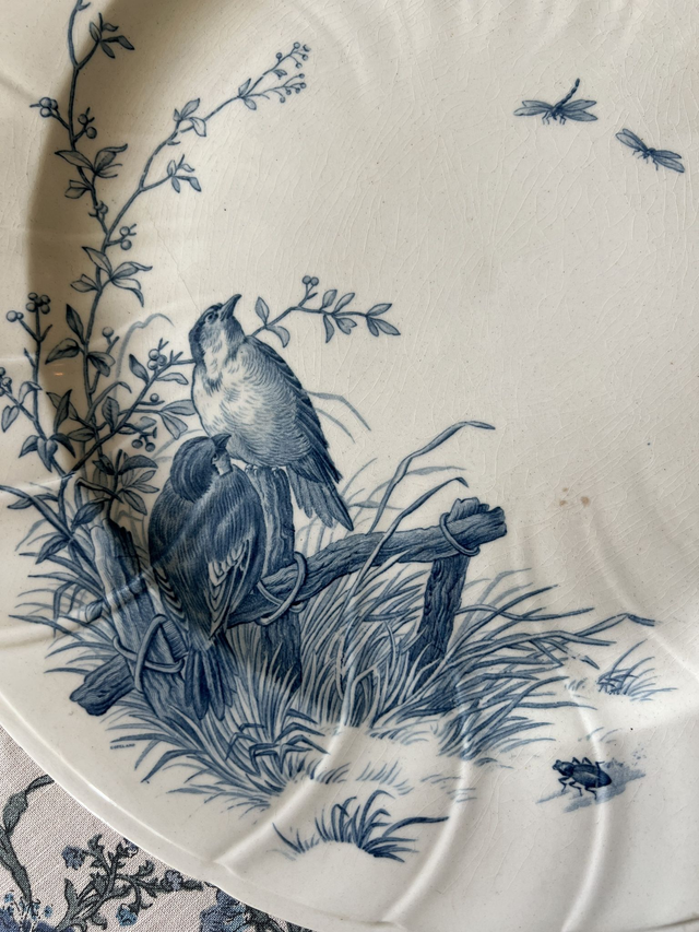PLAT AUX OISEAUX 3 - Grand Plat Rond aux Oiseaux par la manufacture française de Gien - Terre de Fer