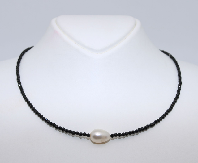 Spinellkette mit weißer Süßwasserperle - Clara
