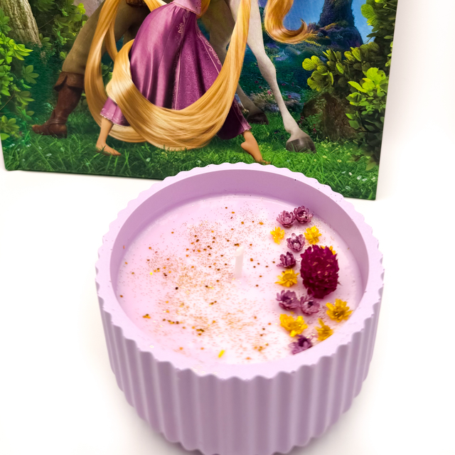 Bougie artisanale parfumée - « Raiponce »