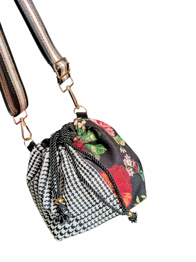 Sac bourse/ Sac tapisserie fleurs et Prince de Galles