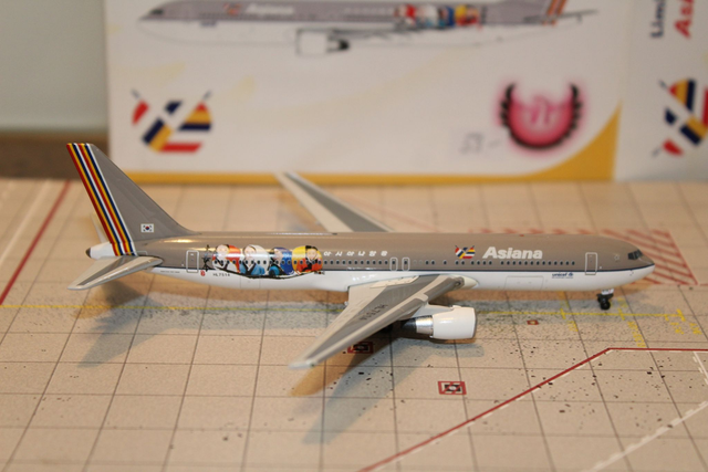 Asiana Airlines B767-300 (HL7514), 1:400