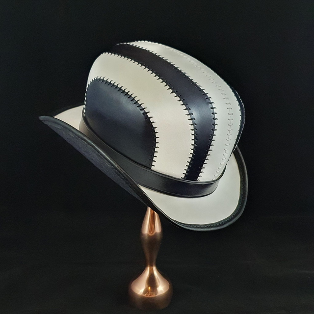 Melon en cuir noir et blanc