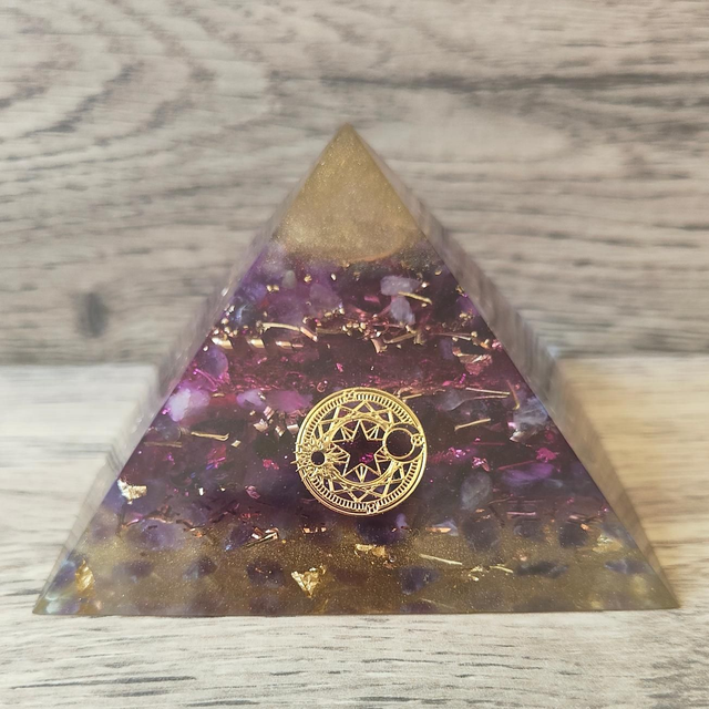 Orgonite pyramide améthyste quartz rose