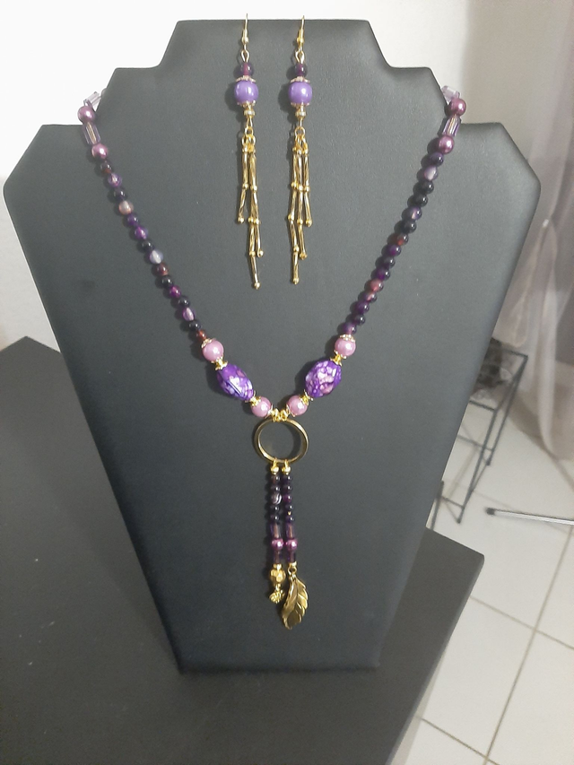 Parure  doré-violet inoxydable  perle rocaille perle de verre 		