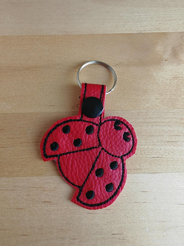 Porte clé coccinelle 