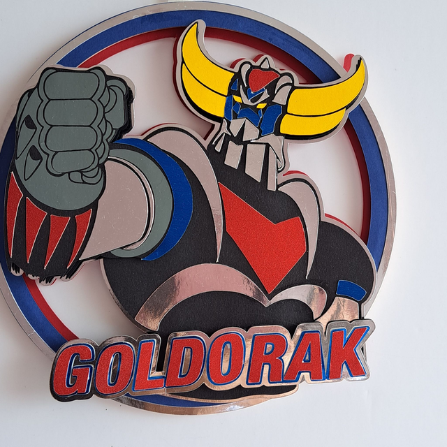 Couronne décorative murale Goldorak