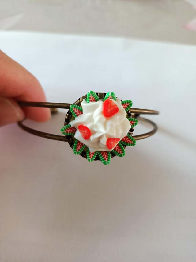 Bracelet gourmand  - Fraise chantilly 