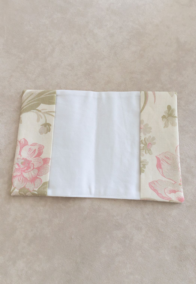 Étui à passeport en tissu fleuri