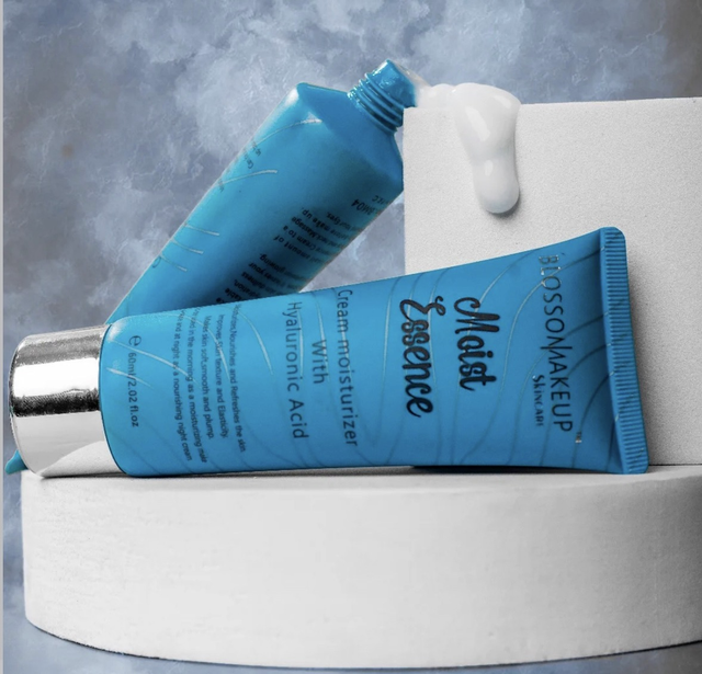 Moist  Essence cream 