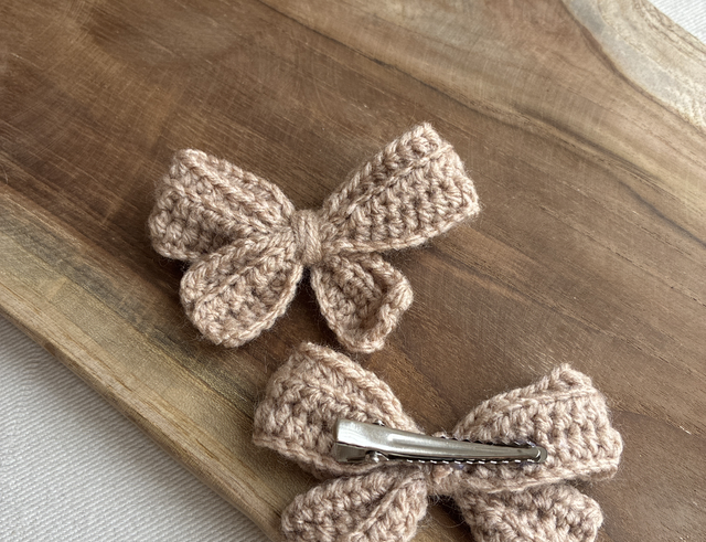 Barrette nœud beige