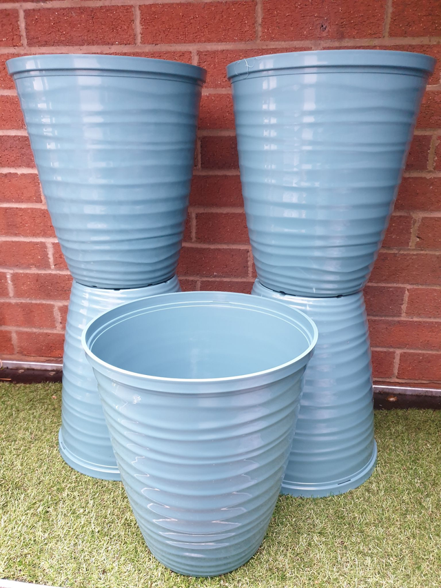 Polished Dune Patio Plastic Planter - Lagoon Teal