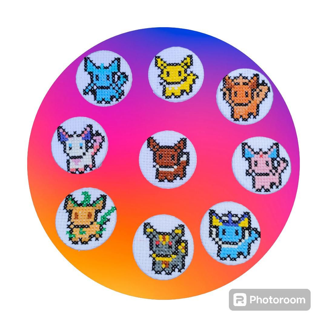 Ev0li évolution  Badge  ou porte clé brodé à la main